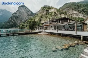 Beachhouse Isleten - Image 1