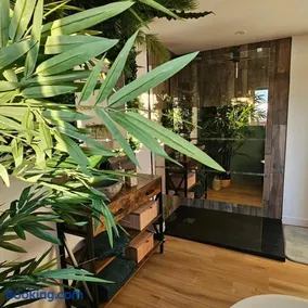Immersion Forêt Enchantée, 70m2 Atypique & Design aux portes de Lille - Image 2