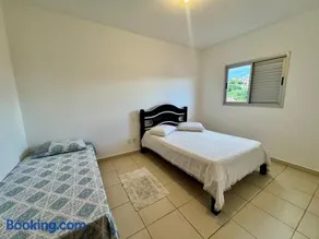 Apartamento de dois quartos com garagem coberta - Image 2