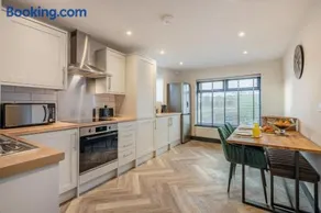 3 Bed in Canterbury oc-r34439 - Image 4