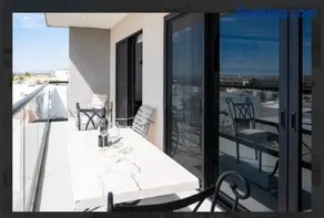 Sunset view Penthouse 302 - Image 3