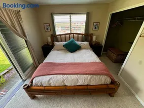 Master Suite with Private Bath 15 min drive to beach - Image 3