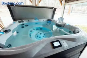Home with Sauna & Hot Tub & Lake Access - Image 4