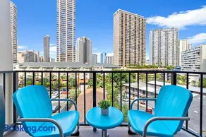 Ala Moana Gem | Pool + Near Hilton Lagoon - Image 2