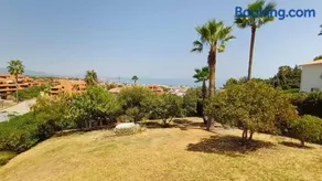 House - Sleeps 8 - Hot Tub - Beach Access - Image 3