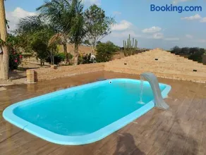 Chácara Aconchegante com Piscina e Churrasqueira Perto do Ponto Turístico de Bezerros - Image 3