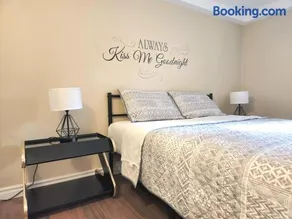 Cozy spacious Apt In Laval, Greater Montreal - Image 1