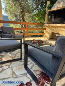 Cottage home at South Chania - Image 4