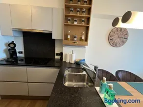 Modern 1-bedroom apartment with sea view in Ostend T92 - Image 5