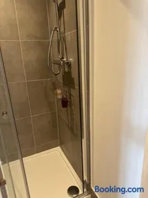 Bedroom in West Sussex with locks,Private Bathroom & Free Parking - Image 3