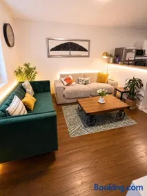 Luxury, Peaceful 3 bedroom family home - Image 1