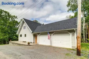 Lakefront Chalet-Style Home with Large Deck, a Dock & Beautiful Lake Views - Image 4