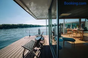 JULIA - Schwimmendes Apartment - Image 1