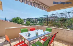 Three-Bedroom Holiday Home In Sutivan - Image 2