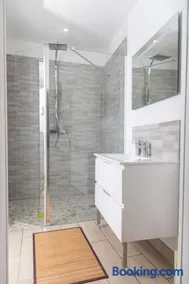 Appartement 70m2 hyper centre avec baignoire balnéo - Image 4