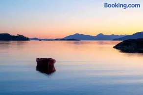 Bothan Dubh Self Catering Cabin - Image 1