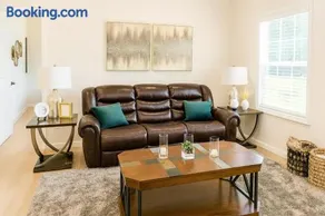 Executive 1BR Home - King Bed - Workspace - Quiet Vidalia Stay - Image 1