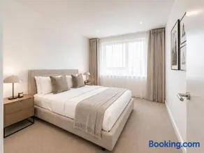 City Centre Designer Stay 2 Bed 2 Bath with Balcony - Image 2