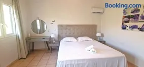 APHRODITE studios & apt with pool - Image 4