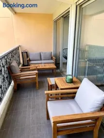 Appartement en résidence avec piscine - Image 3