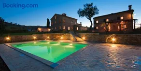 Familienorientiertes charmantes Ferienhaus mit Terrasse, Grill und privatem Pool | Perfekt für die Arbeit von Zuhause | Haustiere sind willkommen - Image 2