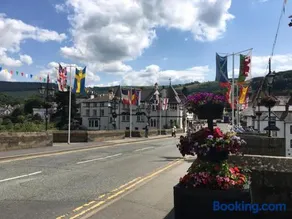 Riverside Suites Llangollen - Image 3