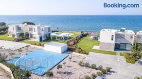Liam Beach Front Luxury Villa with 100m2 infinity pool - Image 2
