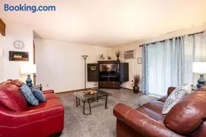 Countryside Family Cottages near Lake Bella Vista - Image 1