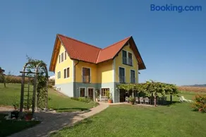 Weingut Winzerhof Gästezimmer Grebenz - Image 1