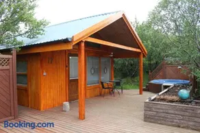 Relaxing and cozy cottage with hot tub - Image 2