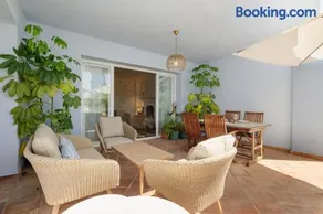 Apartment, with private terrace and in beachfront urbanization with heated pool, in Casares Costa - Image 2