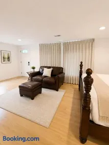 Parkside luxury suite and EV station - Image 3