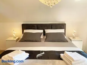 Empyrean House - Image 4