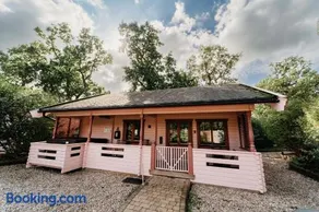 Floral Lodge Great Ayton with hot tub and onsite bistro - Image 2