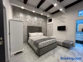 Casa Tolentino al centro di Napoli - Image 2