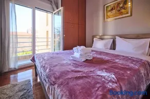 City Center 2-BR Apartment in Mytilene - Image 2