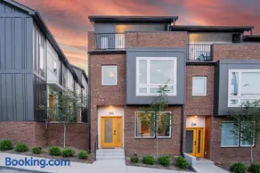 St Elmo Townhome Walk to River, Incline and Dining - Image 2