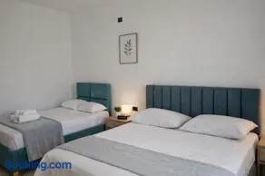 Spacious Triple Room with Balcony - Image 1