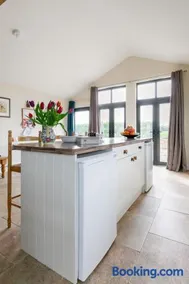 Leveret Lodge with secure garden for Dogs - Image 5