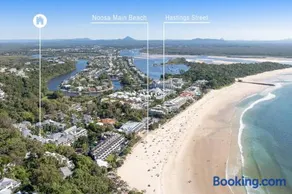 King Suite, Steps to Main Beach - Image 4