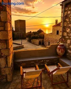 Diaks Tower Sunset Sea View Mani - Image 1