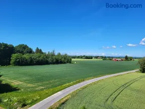 Lantligt gästrum med gratis wifi & bastu - Image 1