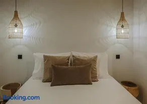 AMMOESSA APARTMENTS - Image 2
