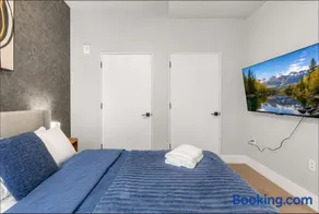 Modern Tulsa Stay Near BOK Balcony Gym Access Pet-Friendly - Image 3