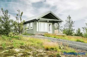 Bright Cabin close to RVK w Hot Tub - Image 1