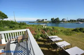 Sunset Beach House with 30ft Boat Dock in Shinnecock Southampton NY - Image 3