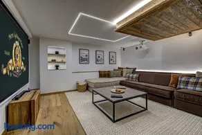 Chalet Green Forest - Image 4