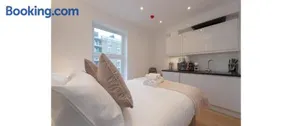 Dainty Studio Apartment Close to Everything - Image 4