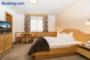 Hotel Montana - Image 1