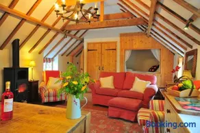 The Hayloft and Bothy at the Manor House Stables - TWO units in Martin near Woodhall Spa - Dogs Welcome! - Image 3